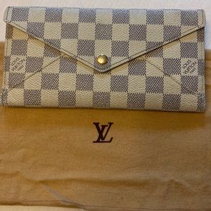 Authentic Louis Vuitton Wallet